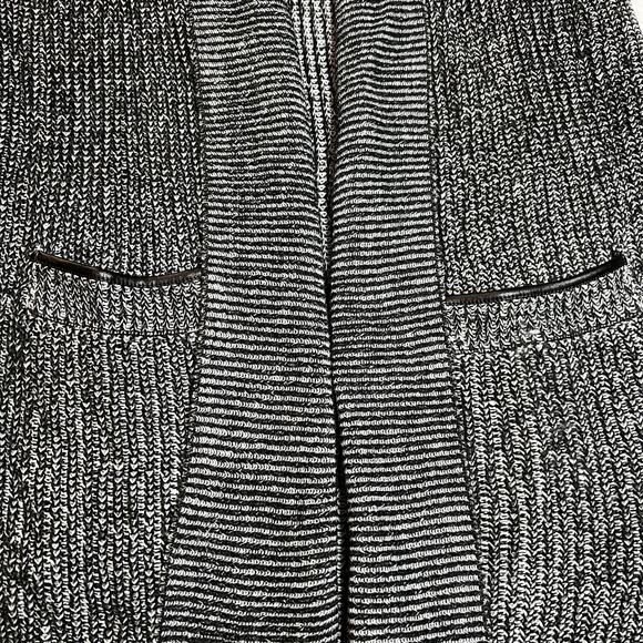 Romeo & Juliet Couture Cable Knit Rib Trim Long Line Open Front Cardigan Size S - Picture 6 of 11